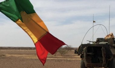 محاكمة رئيس وزراء مالي السابق بسبب منشور على الإنترنت