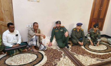 مدير عام الأمن والشرطة بوادي حضرموت يقدّم واجب العزاء لأسرة الفقيد الشاب محمد سعيد يادين