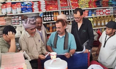 بتوجيهات محافظ شبوة.. حملة رقابية متواصلة في عتق لضبط الأسعار لليوم الرابع