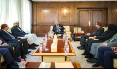 الرئيس الزُبيدي يوجّه بسرعة فتح محاكم العاصمة عدن وحل مطالب نادي القضاة وفقا للقانون