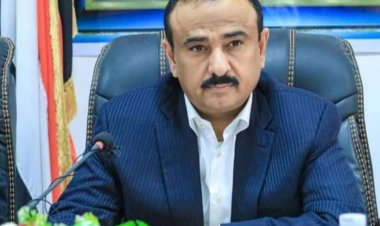 محافظ شبوة يعزي مدير عام مكتب وزارة النفط والمعادن في وفاة والدته.