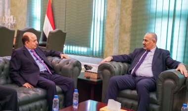 الرئيس الزُبيدي يشدد على ضرورة التعاطي العاجل من قبل القطاع التجاري مع تحسّن أسعار الصرف