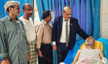 فريق من الجمعية الوطنية يطمئن على صحة العميد سالم باشادي بأحد مشافي العاصمة عدن