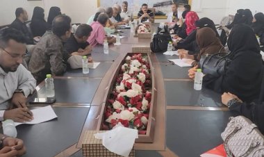 مدير عام المنصورة يشدد على ضرورة إعادة النظر لرسوم المدارس الخاصة والتعامل بالعملة المحلية