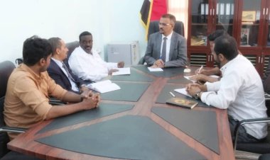 أمين عام حضرموت يطلع على مشاريع منظمة كير الدولية ويؤكد على التنسيق والتدقيق في اختيار المستفيدين