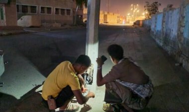 حملة إنارة في الشحر تكشف أعمال تخريب وسرقة لخطوط الكهرباء