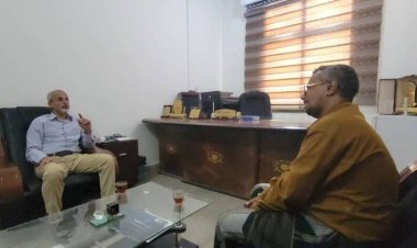 الوكيل الشبحي يناقش مع مدير عام مكتب الصحة العامة والسكان بأرخبيل سقطرى سُبل دعم الوزارة لقطاع الصحة