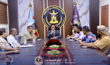 السقاف يناقش مع ملاك المطاعم السياحية في عدن آلية خفض الأسعار تزامنًا مع تحسن العملة المحلية