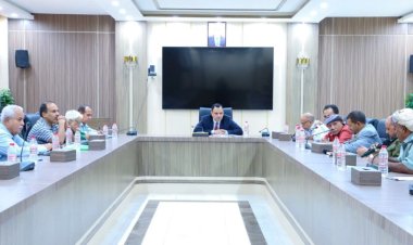 الوزير السقطري يلتقي رئيس هيئة المصائد ورؤساء الجمعيات السمكية في سقطرى