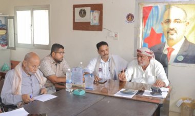 انتقالي غيل باوزير يؤكد دعمه لقضايا المواطنين ويشدد على ضبط الأسعار