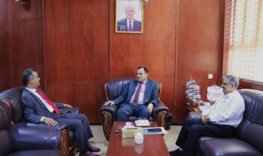 الوزير السقطري يلتقي السفير الليبي لدى اليمن