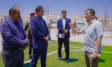 محافظ شبوة يتفقد ملعب الفقيد الخليفي ونادي التضامن ويجدد التزامه بدعم القطاعين الشبابي والرياضي