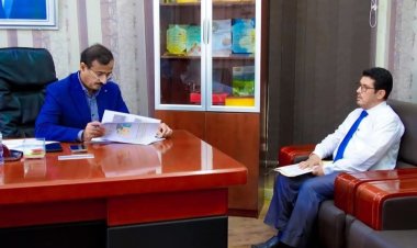 محافظ شبوة يطلع على تقرير نشاط صندوق صيانة الطرق للنصف الأول من العام الحالي