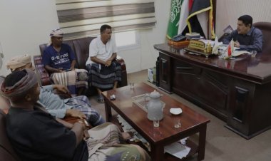 رئيس تنفيذية انتقالي حضرموت يلتقي قيادة مجلس الفرق الشعبية بنادي التضامن ويقدم دعمًا للأنشطة الرياضية