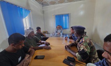 وكيل محافظة حضرموت للشؤون الفنية يترأس اجتماعاً موسعاً لبحث الأوضاع الأمنية بمديرية الشحر