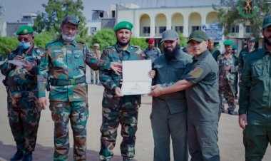 العميد الوالي يكرم عددا من ضباط الإمداد والتموين المبرزين بقوات الحزام الأمني