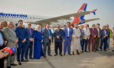 وزير النقل يستقبل وصول الطائرة الجديدة "320 A المسماه "مملكة أوسان" الى مطار عدن الدولي