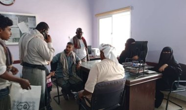 مدير تربية بروم ميفع يطلع على عملية القيد والتسجيل للصف الأول في مجمع الرازي للبنين