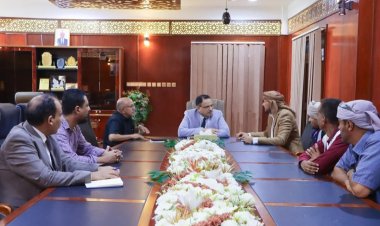 اللواء سالم السقطري يناقش قضايا القطاع السمكي في محافظة شبوة