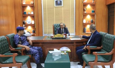 محافظ حضرموت يوجه بحزمة حلول عاجلة لتحسين الخدمات الحيوية في مديرية الشحر