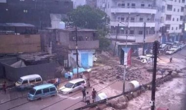 أمطار غزيرة تضرب العاصمة عدن