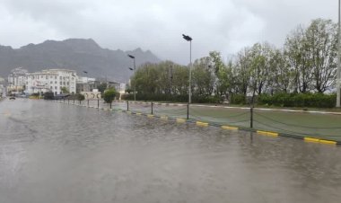 وزير الدولة محافظ عدن يتفقد المديريات المتأثرة بالمنخفض الجوي