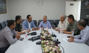 لقاء بين مصافي عدن وصندوق صيانة الطرق لتعزيز التعاون في توفير مادة الإسفلت محلياً