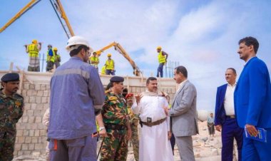 بتمويل الإمارات.. محافظ شبوة يتفقد أعمال مشروع مبنى الطوارئ بمستشفى بن زايد