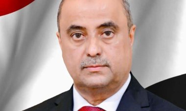 رئيس الوزراء يطلع من محافظ لحج على أحوال المواطنين وجهود ضبط أسعار السلع والخدمات