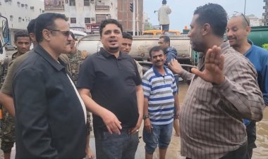 "الداؤودي" والحسيني" يشرفان على أعمال شفط مياه الأمطار في عدد من شوارع مديرية المنصورة