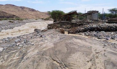 السلطة المحلية توجه بتشكيل فريق لحصر أضرار السيول في مديرية الملاح