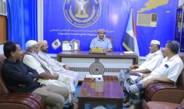 رئيس تنفيذية انتقالي وادي وصحراء حضرموت يلتقي مقدم حافة السحيل للألعاب الشعبية