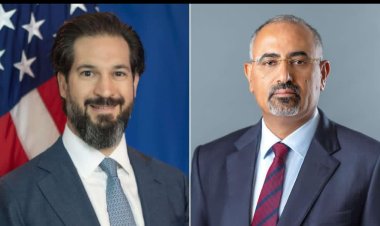 الرئيس الزُبيدي يبحث مع القائم بأعمال السفير الأمريكي مستجدات الأوضاع الإنسانية والتعافي الاقتصادي