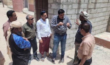 مدير عام مؤسسة المياه والصرف الصحي بساحل حضرموت يواصل نزوله الميداني لمديرية الشحر