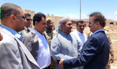 محافظ سقطرى يستقبل فريق التوجيه والرقابة الرئاسي في زيارة رسمية لتعزيز العمل المؤسسي