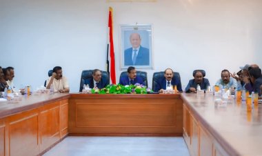 محافظ شبوة يترأس دورة المكتب التنفيذي ويبحث التداعيات والتحديات بعد المنخفض الجوي