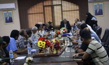 فريق التوجيه والرقابة الرئاسي يشارك في اجتماع السلطة المحلية لمناقشة تأثيرات السيول بمحافظة لحج