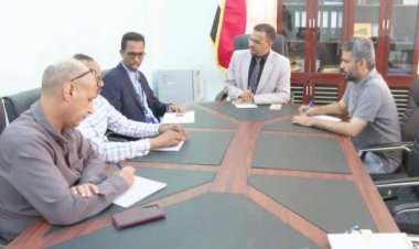 الأمين العام لمحلي حضرموت يناقش التدخلات في المشاريع الزراعية المنفذة من منظمة (الفاو)