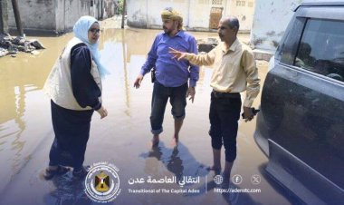 انتقالي العاصمة عدن يواصل نزولاته التفقدية لأضرار السيول ورفع مخلفات الأمطار
