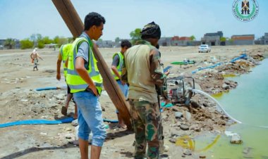 قوات الحزام الأمني تواصل جهود إنقاذ المتضررين من السيول في العاصمة عدن