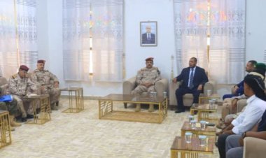 وزير الدفاع يترأس اجتماعاً للجنة الأمنية في محافظة سقطرى