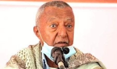 رئيس تنفيذية انتقالي حضرموت ينعي وفاة العميد الركن سالم عمر باشادي