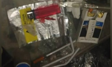 مركز شرطة روكب التابع لإدارة أمن مديرية المكلا يلقي القبض متهم بسرقة مقتنيات شخصية من شاطئ روكب