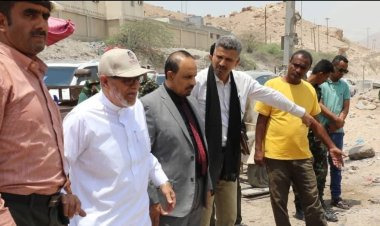 محافظ حضرموت يطلع على مستوى تنفيذ الأعمال الإنشائية لجسر المنورة ضمن مشروع خور المكلا المرحلة الثانية