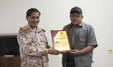 عضو مجلس القيادة الرئاسي البحسني يعزي في وفاة المصور الصحفي خالد بن عاقلة