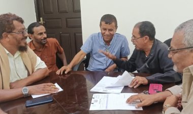 لقاء مشترك بين السلطة المحلية بالشحر و النيابة والصناعة والأمن لاعتماد آلية رقابية مشتركة لضبط الأسعار ومحاسبة المخالفين