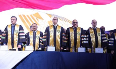 وزير النقل يشارك في حفل تخرج دفعة جديدة من طلبة البكالوريوس بالأكاديمية العربية بفرع العلمين