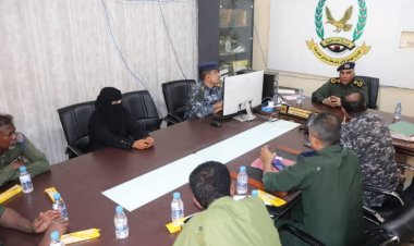 العميد المنهالي يطّلع على مستوى الأداء بمديرية أمن المكلا ويشدّد على الانضباط في العمل