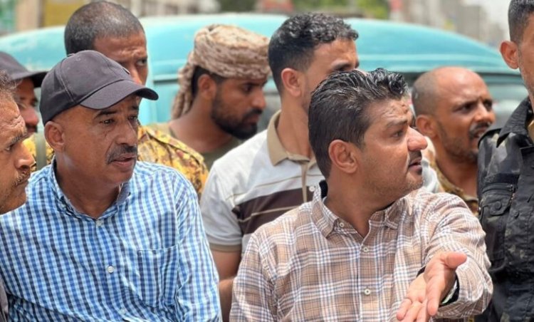 مدير عام مديرية الشيخ عثمان يغلق عددًا من المحلات التجارية التابعة لكبار التجار المستوردين في السيلة