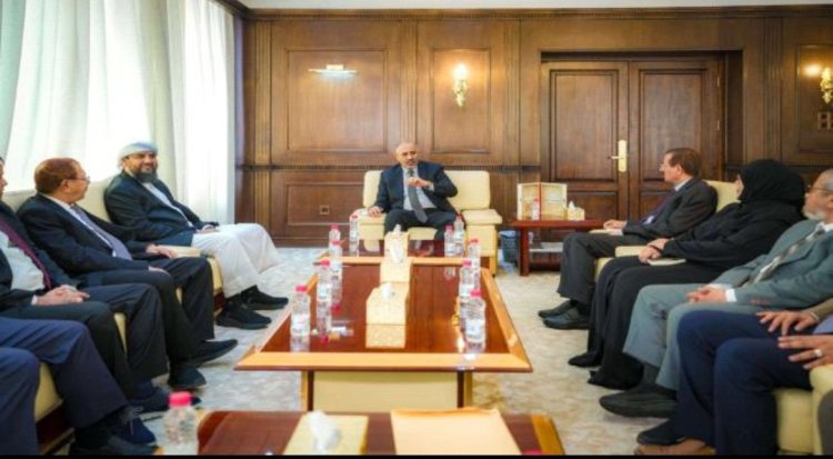 الرئيس الزُبيدي يوجّه بسرعة فتح محاكم العاصمة عدن وحل مطالب نادي القضاة وفقا للقانون